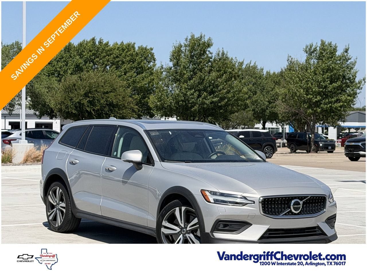 Used 2025 Volvo V60 B5 Cross Country Plus AWD/4WD image 2