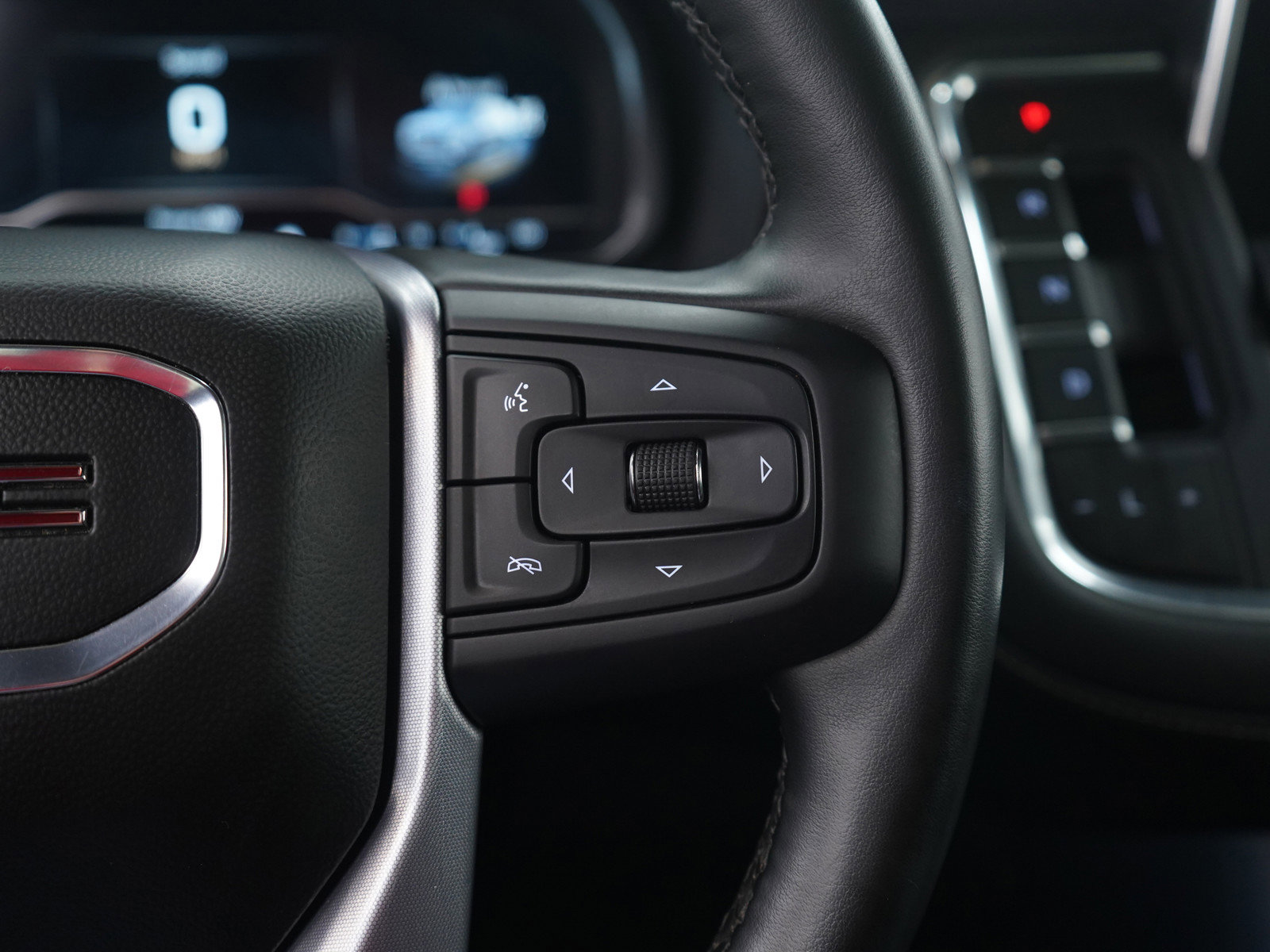 Used 2023 GMC Yukon XL SLT image 29