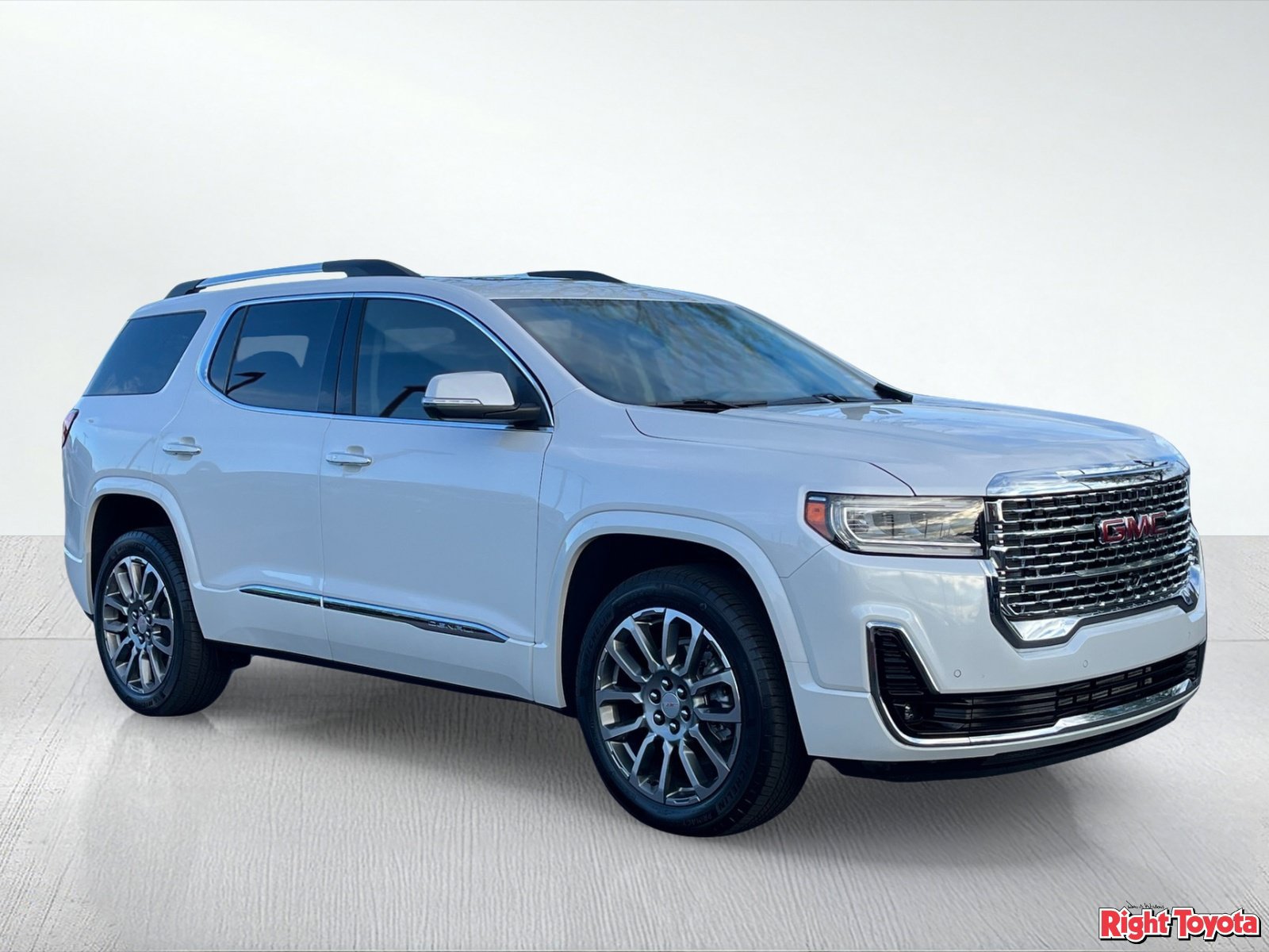 Used 2023 GMC Acadia Denali w/ Denali Ultimate Package FWD image 8