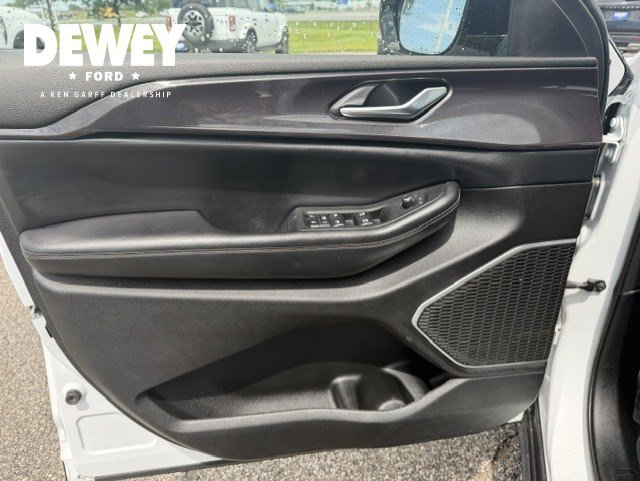 Used 2022 Jeep Grand Cherokee Altitude AWD/4WD image 10