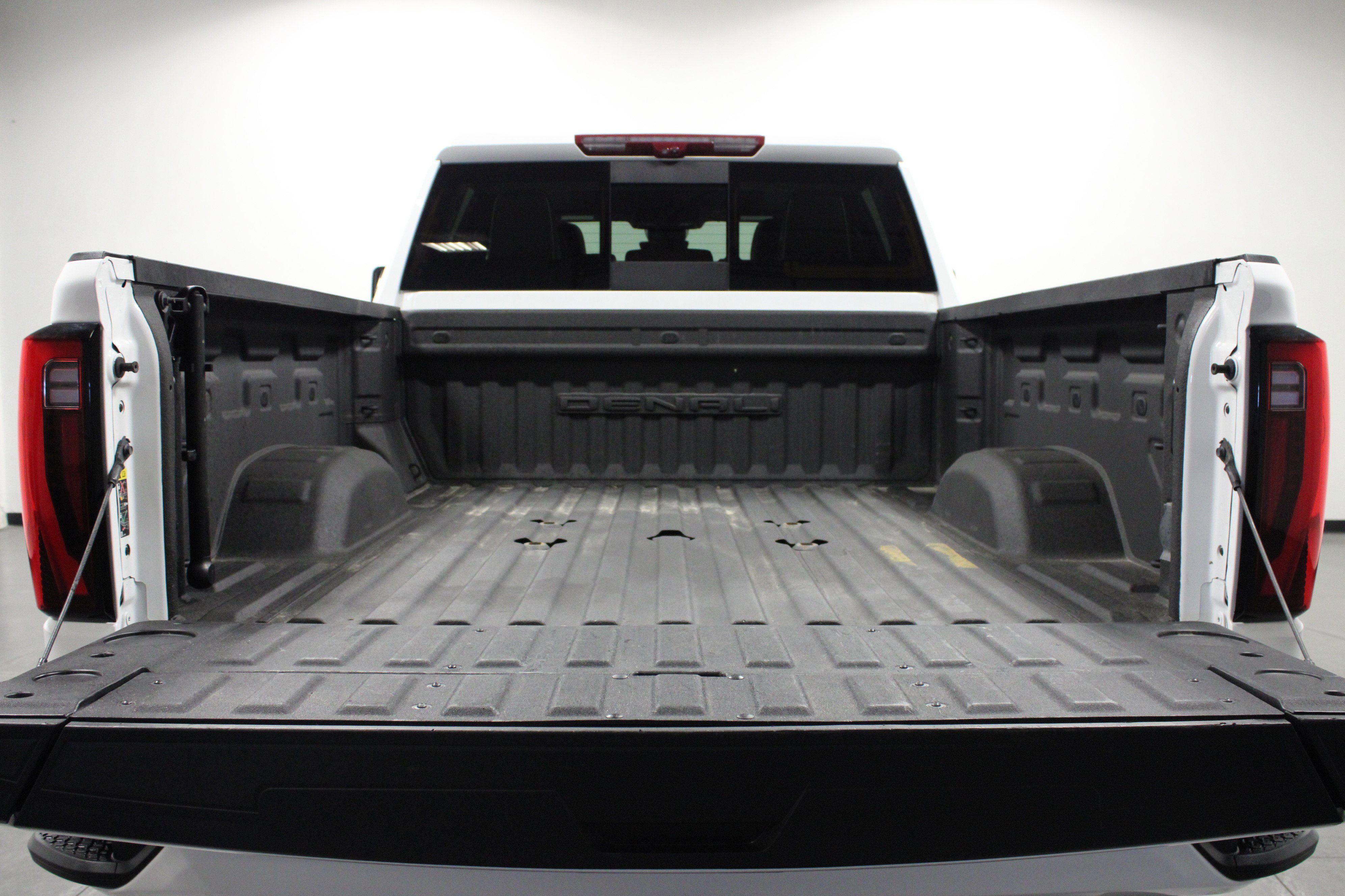 Used 2024 GMC Sierra 2500 Denali Ultimate image 14