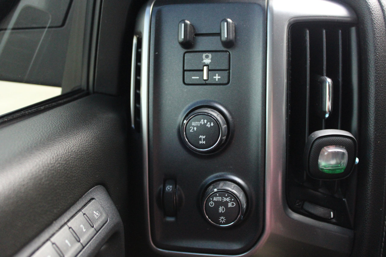 Used 2018 Chevrolet Silverado 1500 LTZ Z71 w/ LTZ Plus Package image 22