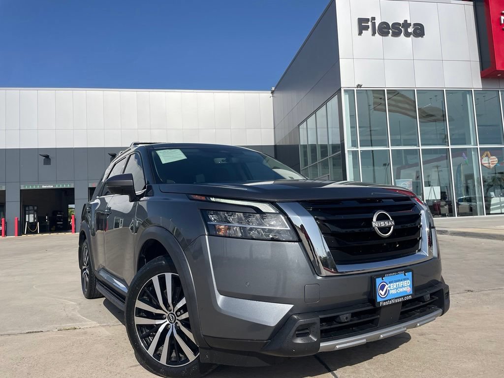 Used 2024 Nissan Pathfinder Platinum w/ Cargo Package