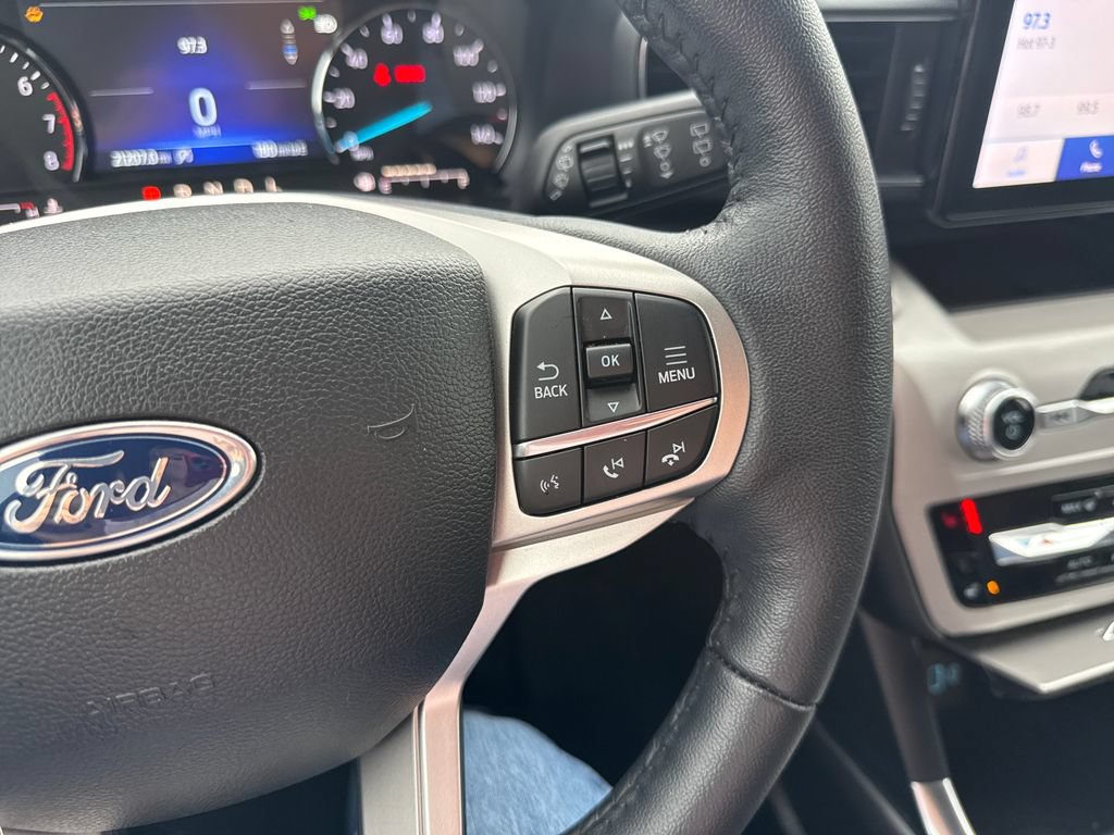 Used 2024 Ford Explorer XLT w/ Equipment Group 202A AWD/4WD image 44