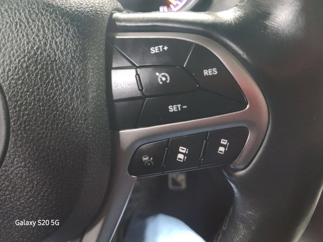 Used 2018 Jeep Grand Cherokee Overland image 34