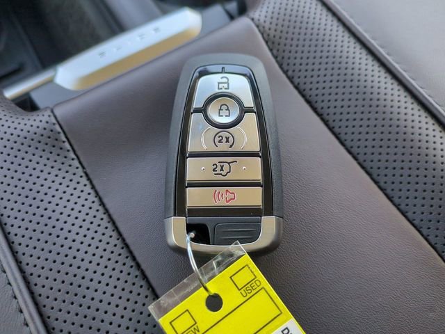 New 2025 Ford Expedition Platinum w/ Platinum Ultimate Package AWD/4WD image 29