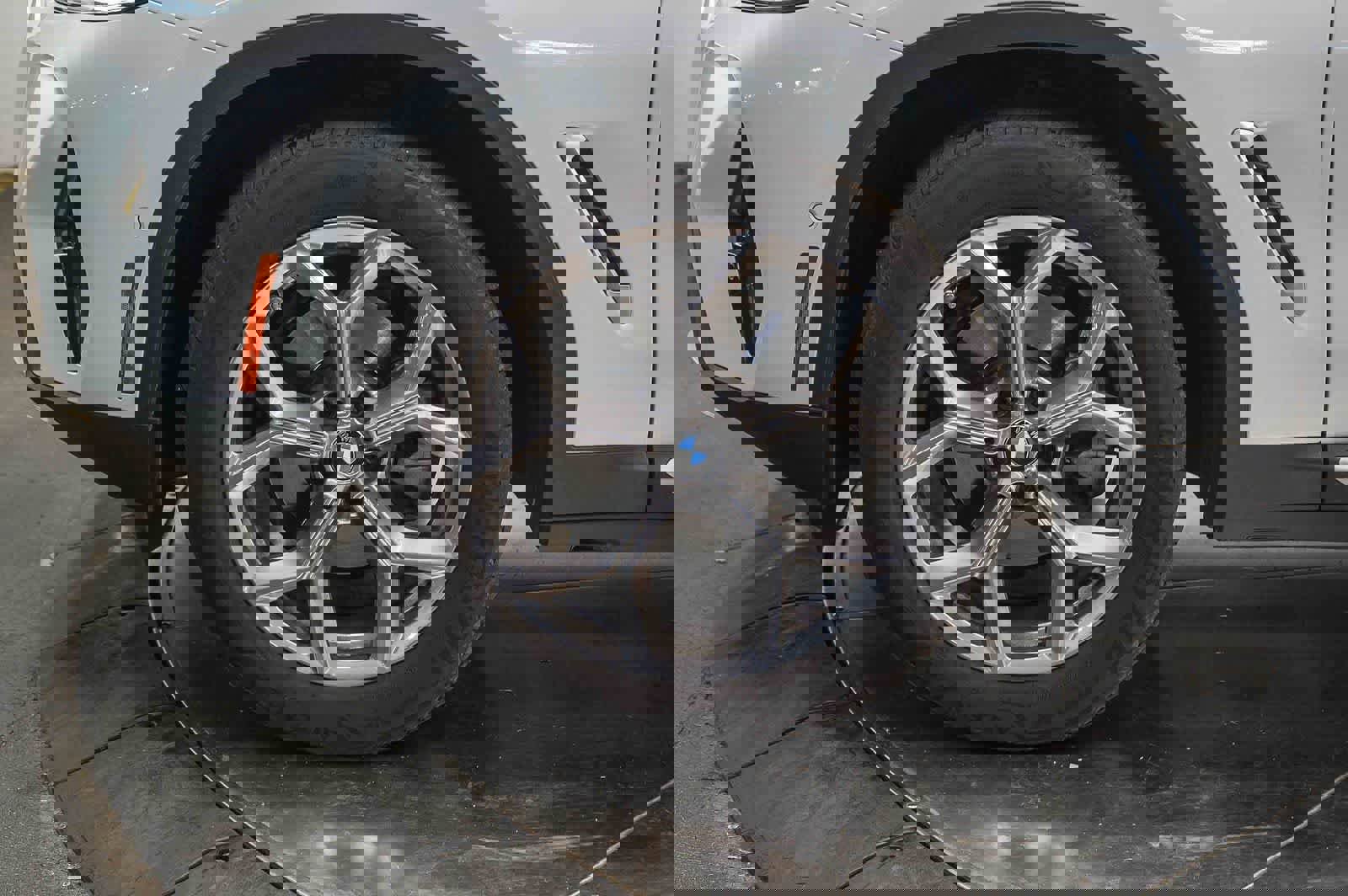 Used 2023 BMW X3 xDrive30i w/ Convenience Package w/ZPA image 9