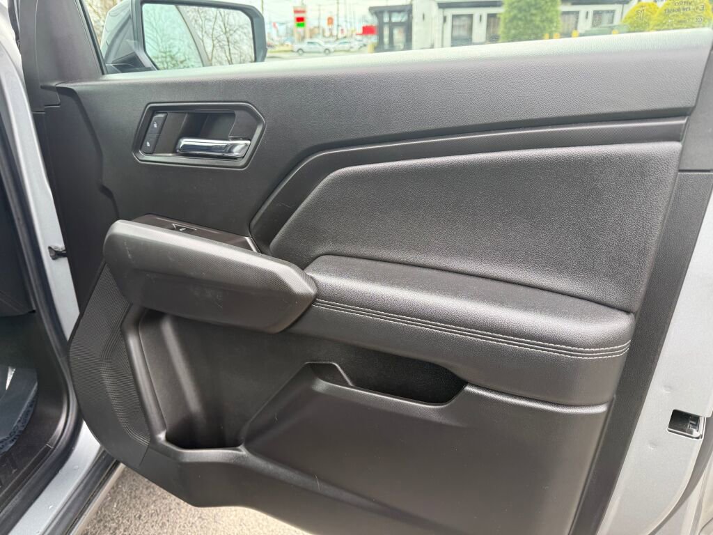 Used 2023 Chevrolet Colorado LT RWD image 27