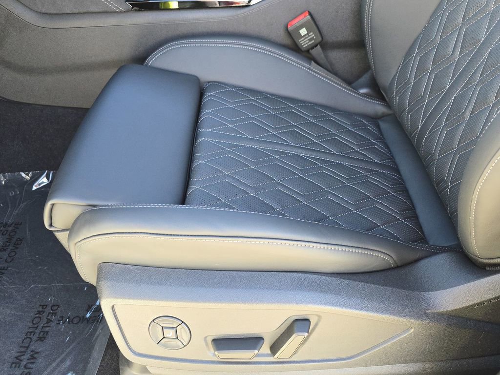 New 2025 Audi SQ5 Prestige image 17