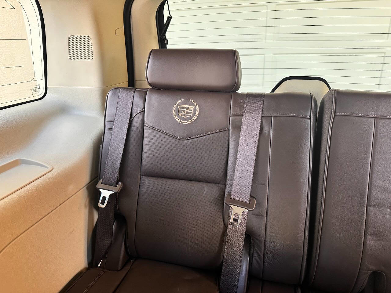 Used 2011 Cadillac Escalade Platinum image 75