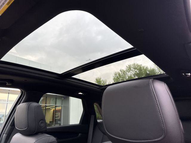New 2026 Cadillac XT5 Premium Luxury w/ LPO, Floor Liner Package image 17