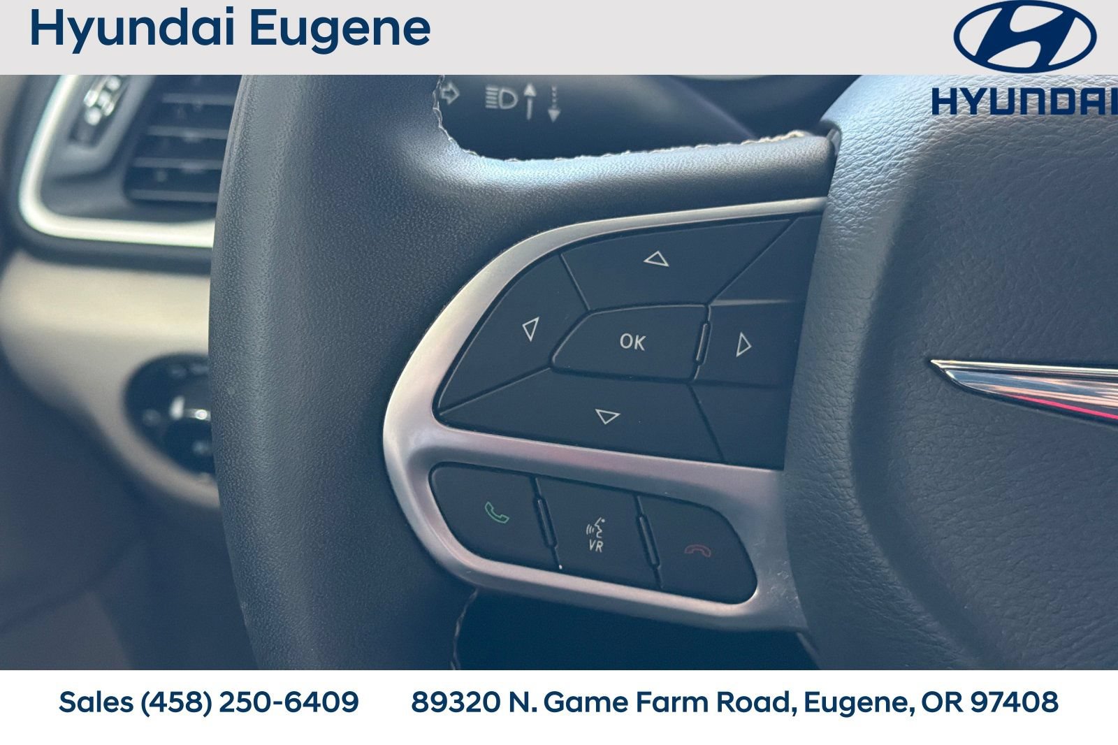 Used 2023 Chrysler Pacifica Touring-L FWD image 29