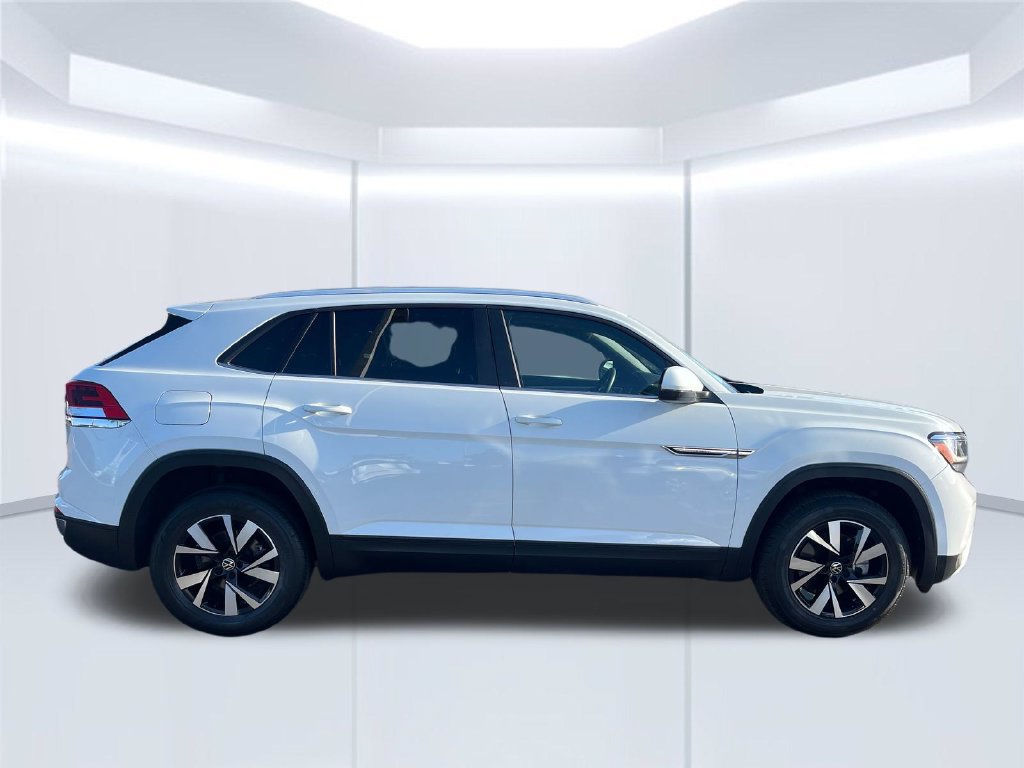 Used 2023 Volkswagen Atlas Cross Sport SE FWD image 6