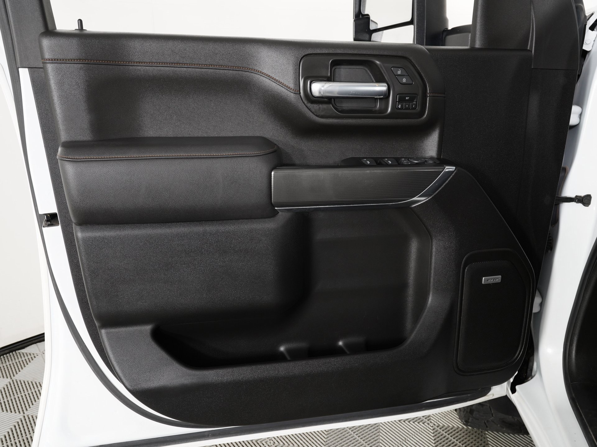 Used 2022 GMC Sierra 2500 AT4 w/ AT4 Premium Plus Package image 14