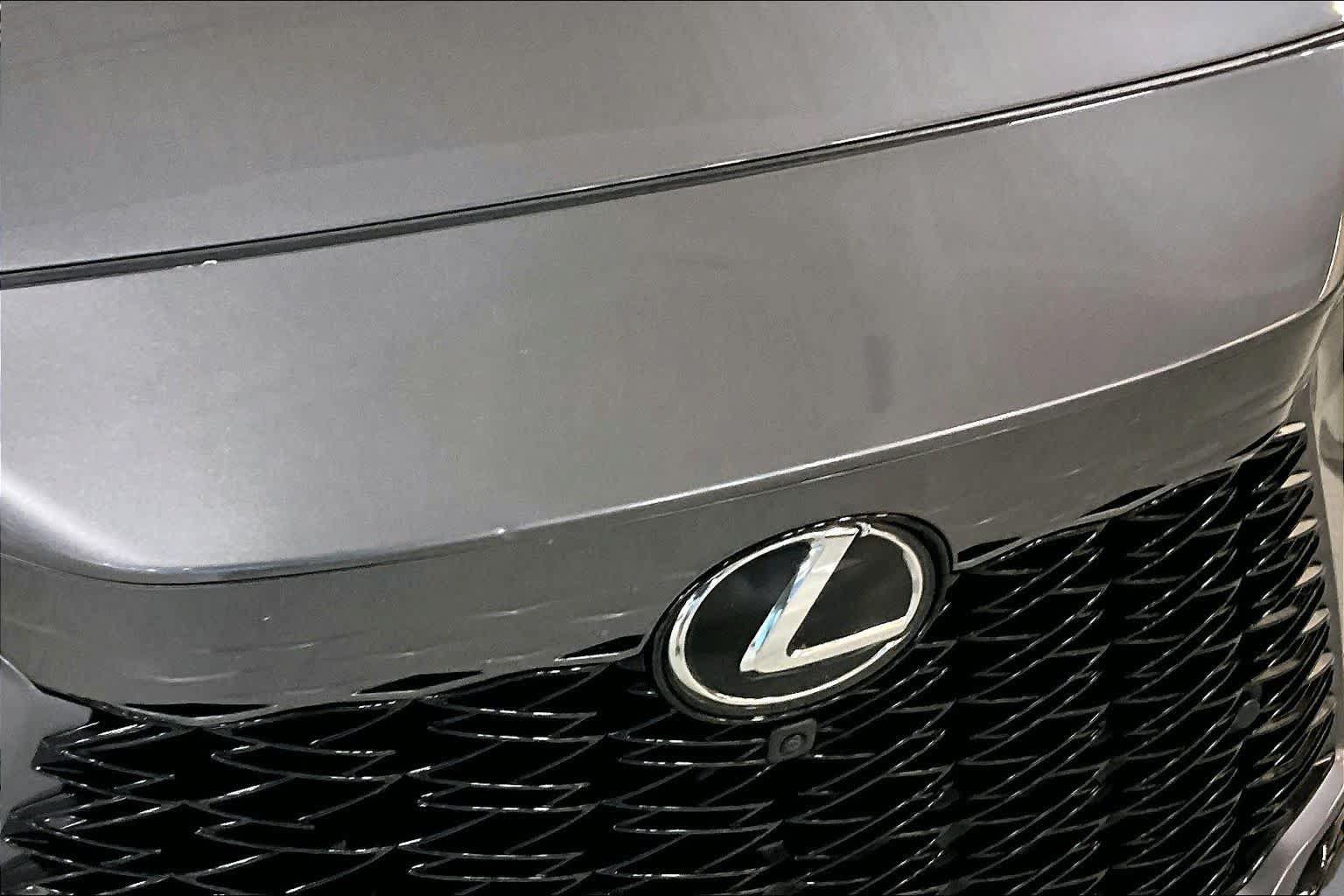 Used 2023 Lexus RX 500h F Sport w/ Cold Area Package AWD/4WD image 31