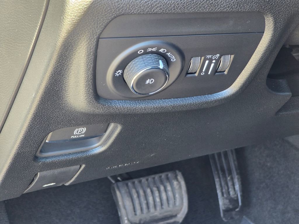 New 2025 Jeep Grand Cherokee Limited w/ Black Appearance Package image 34