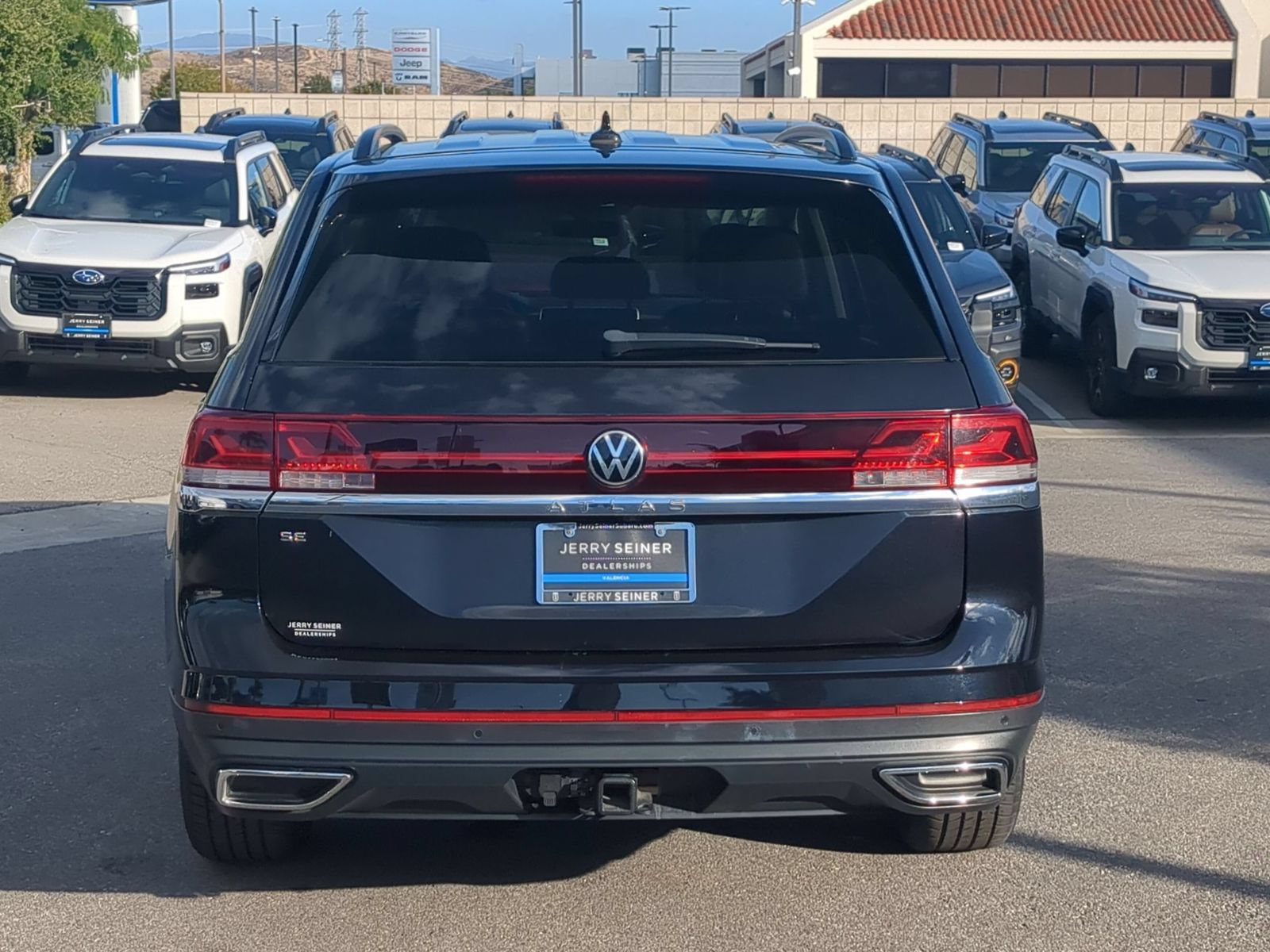 Used 2024 Volkswagen Atlas SE FWD image 4