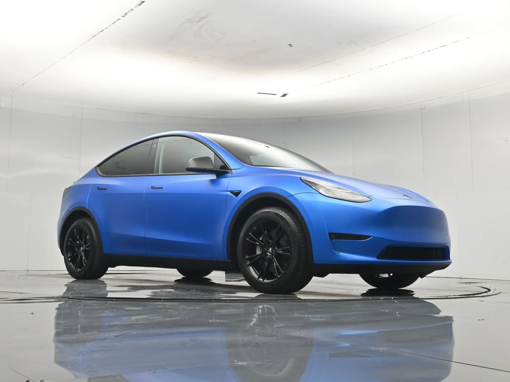 Used 2022 Tesla Model Y Long Range AWD/4WD image 2