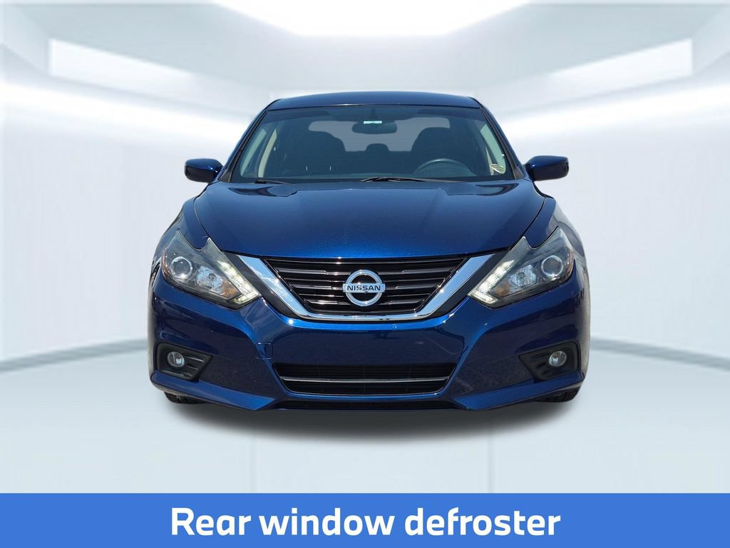 Used 2016 Nissan Altima 2.5 SR w/ LED Appearance Package FWD image 11