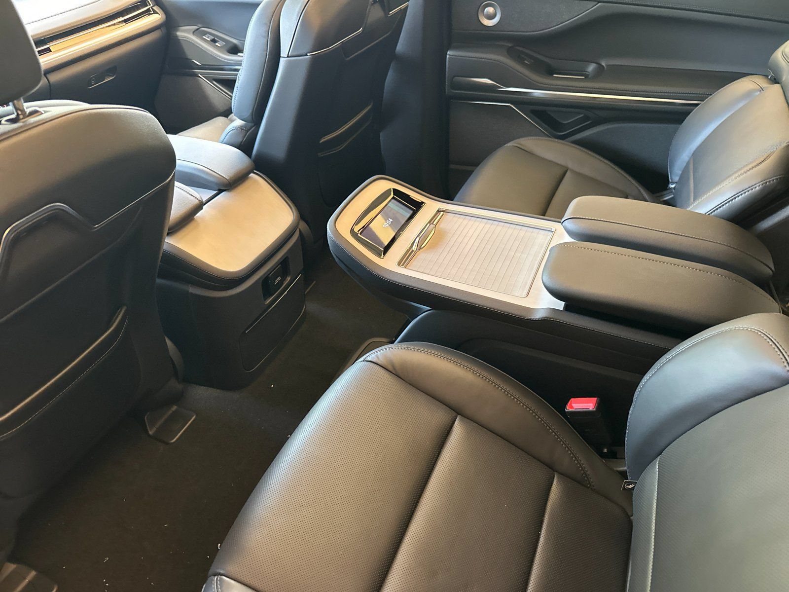 New 2026 Lincoln Navigator L Reserve w/ Jet Appearance Package AWD/4WD image 11