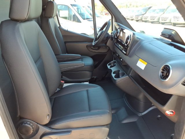New 2025 Mercedes-Benz eSprinter 170 Cargo image 18