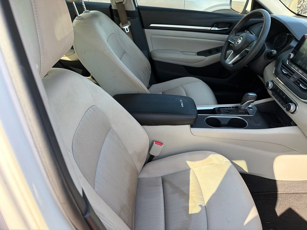 Used 2022 Nissan Altima 2.5 SV FWD image 11