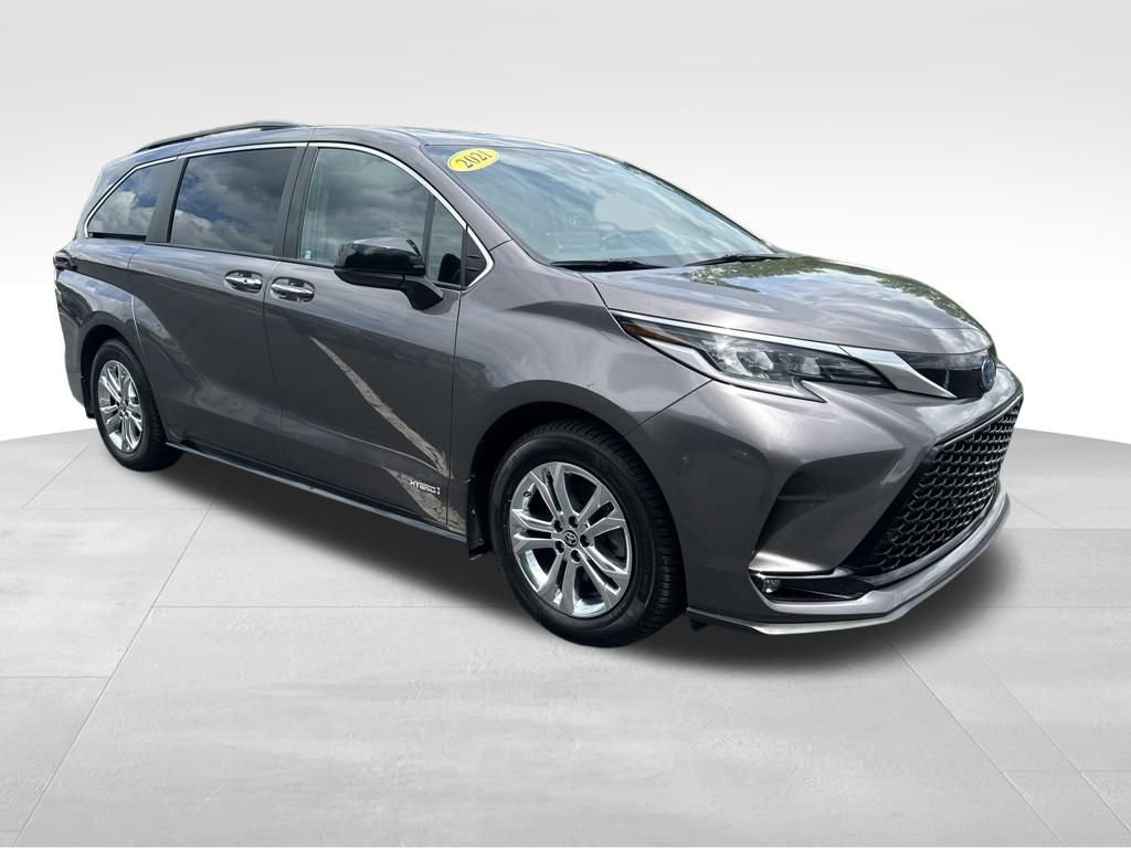 Certified 2021 Toyota Sienna XSE w/ XSE Plus Package AWD/4WD image 7