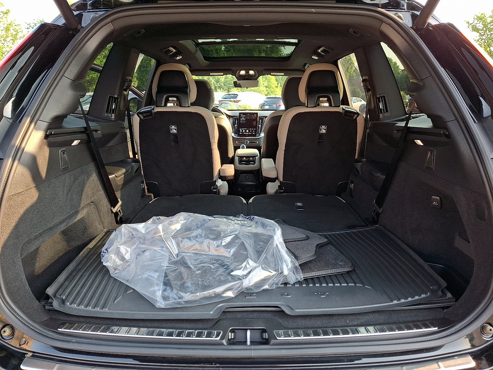 Used 2025 Volvo XC90 T8 Plus AWD/4WD image 29