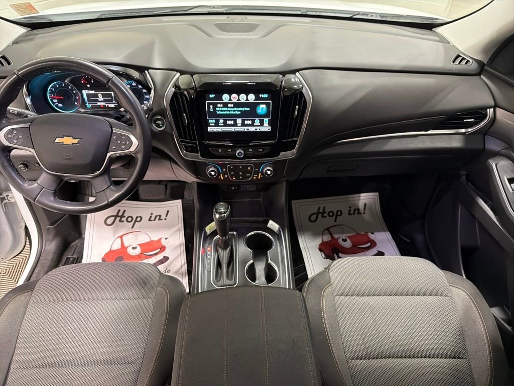 Used 2018 Chevrolet Traverse LT image 2