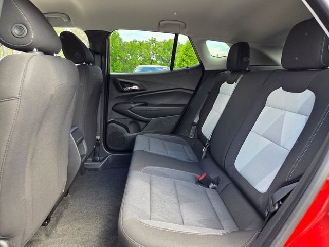 Used 2024 Chevrolet Trax LS w/ LS Convenience Package image 12