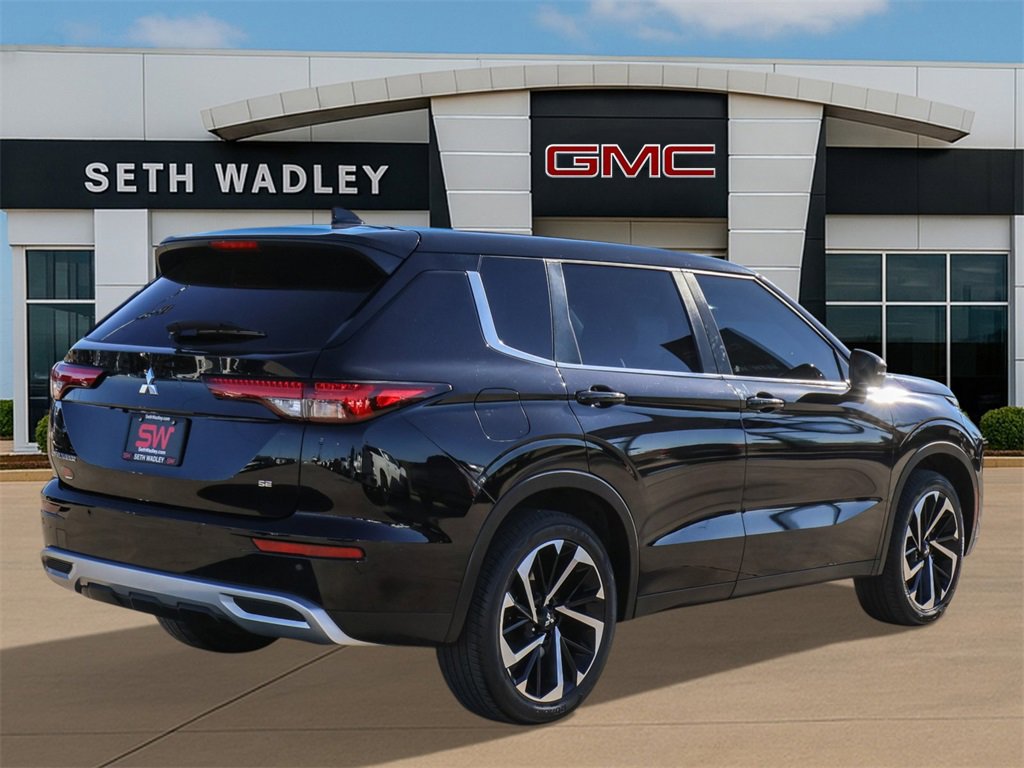 Used 2023 Mitsubishi Outlander SE image 7