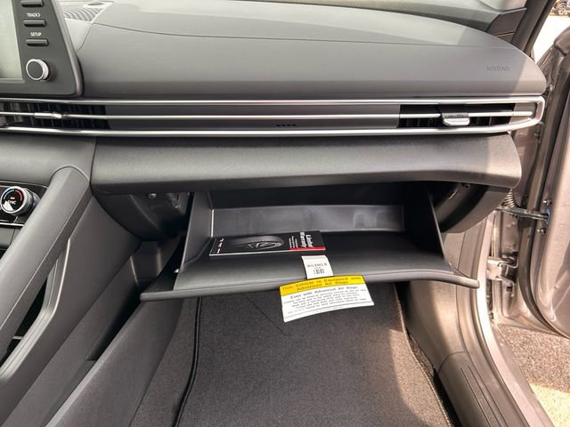 New 2025 Hyundai Elantra Blue image 24