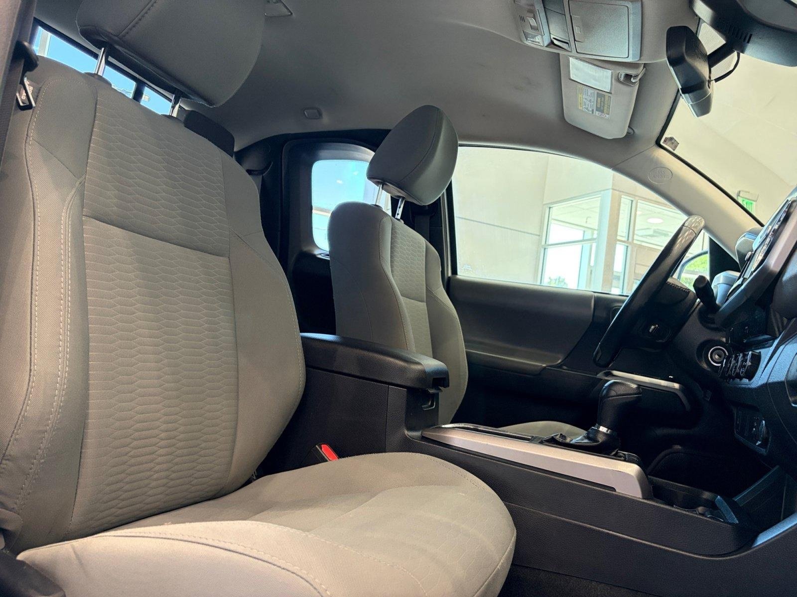 Used 2018 Toyota Tacoma SR5 AWD/4WD image 29
