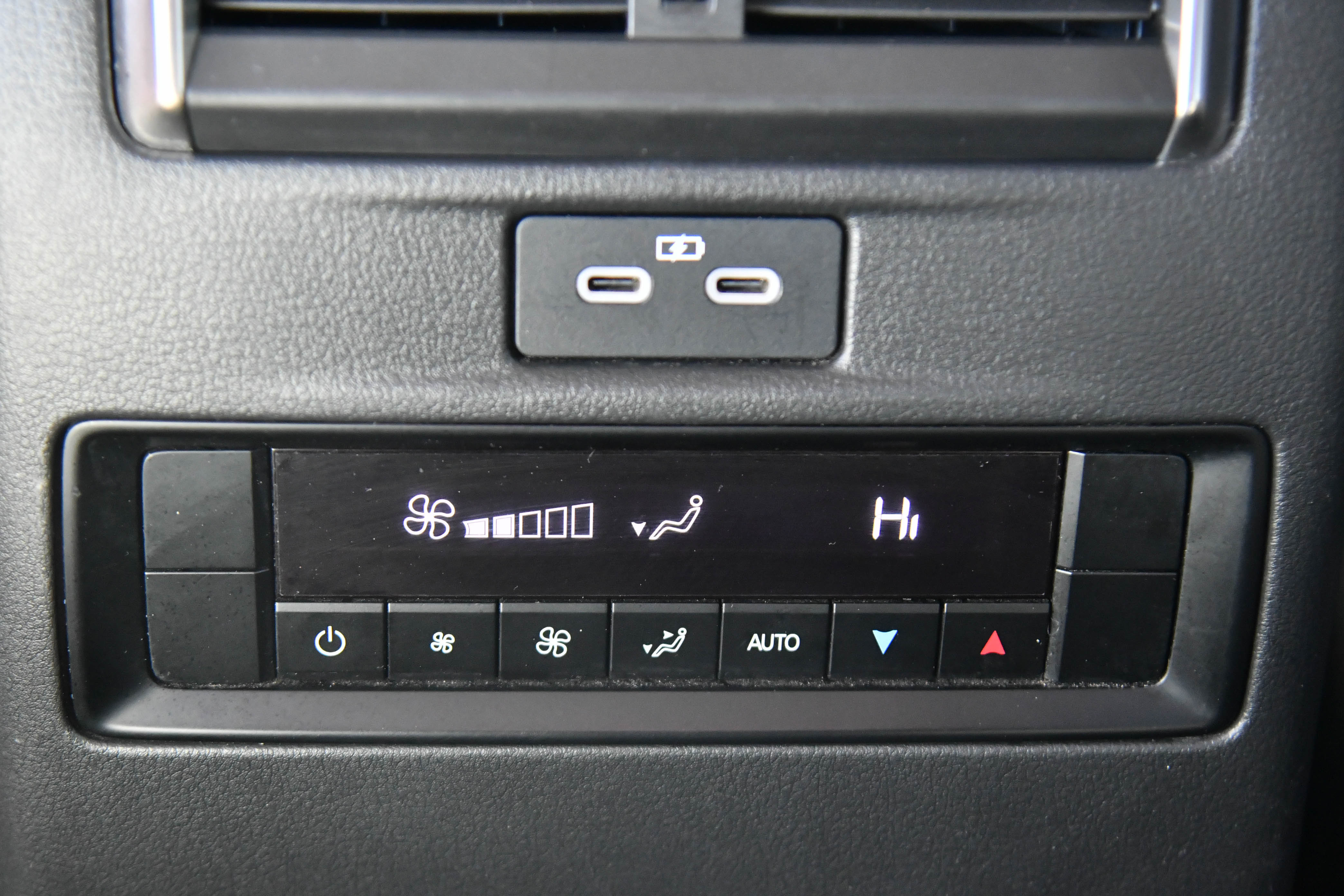 Used 2024 MAZDA CX-90 3.3 Turbo w/ Preferred Plus AWD/4WD image 40