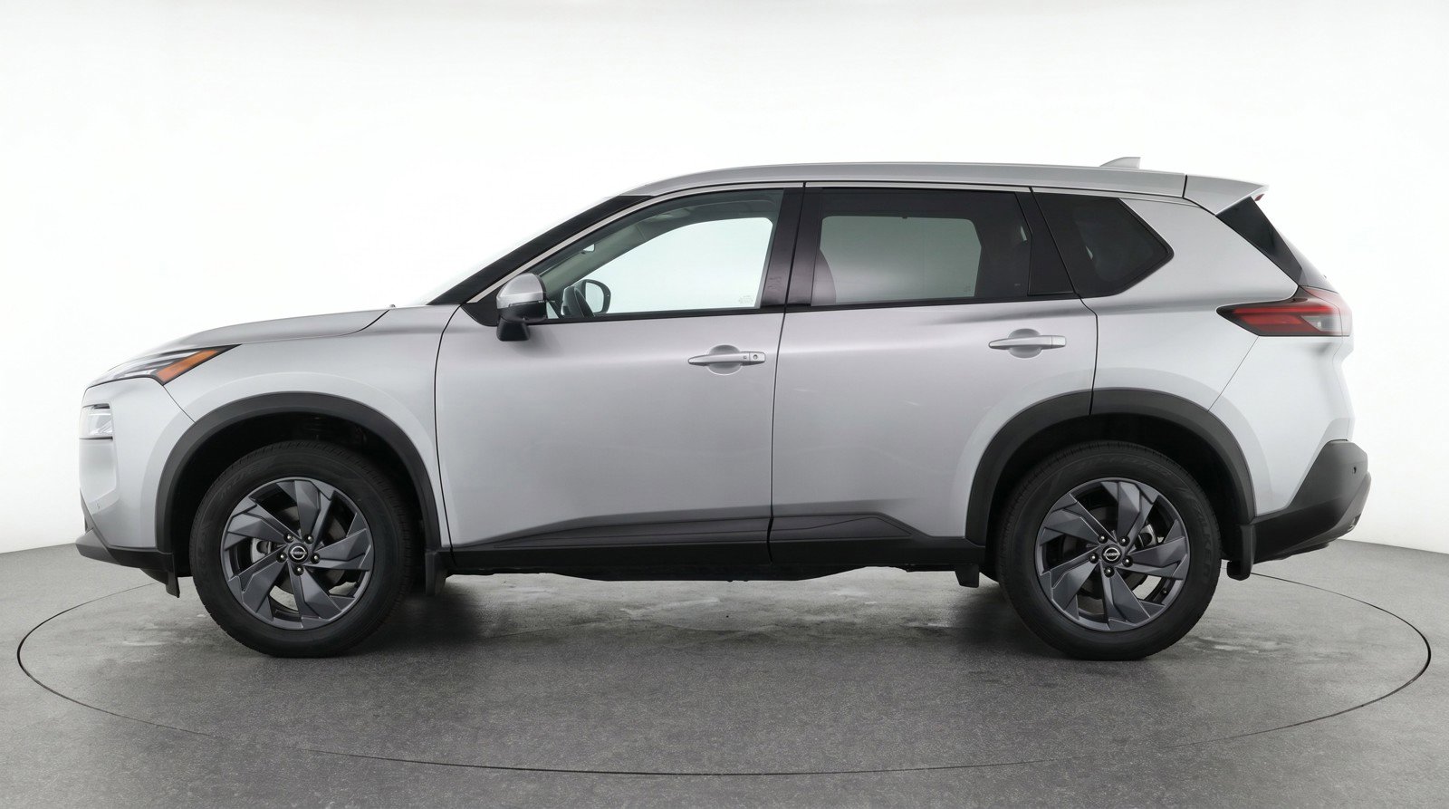 Used 2025 Nissan Rogue SV FWD image 5
