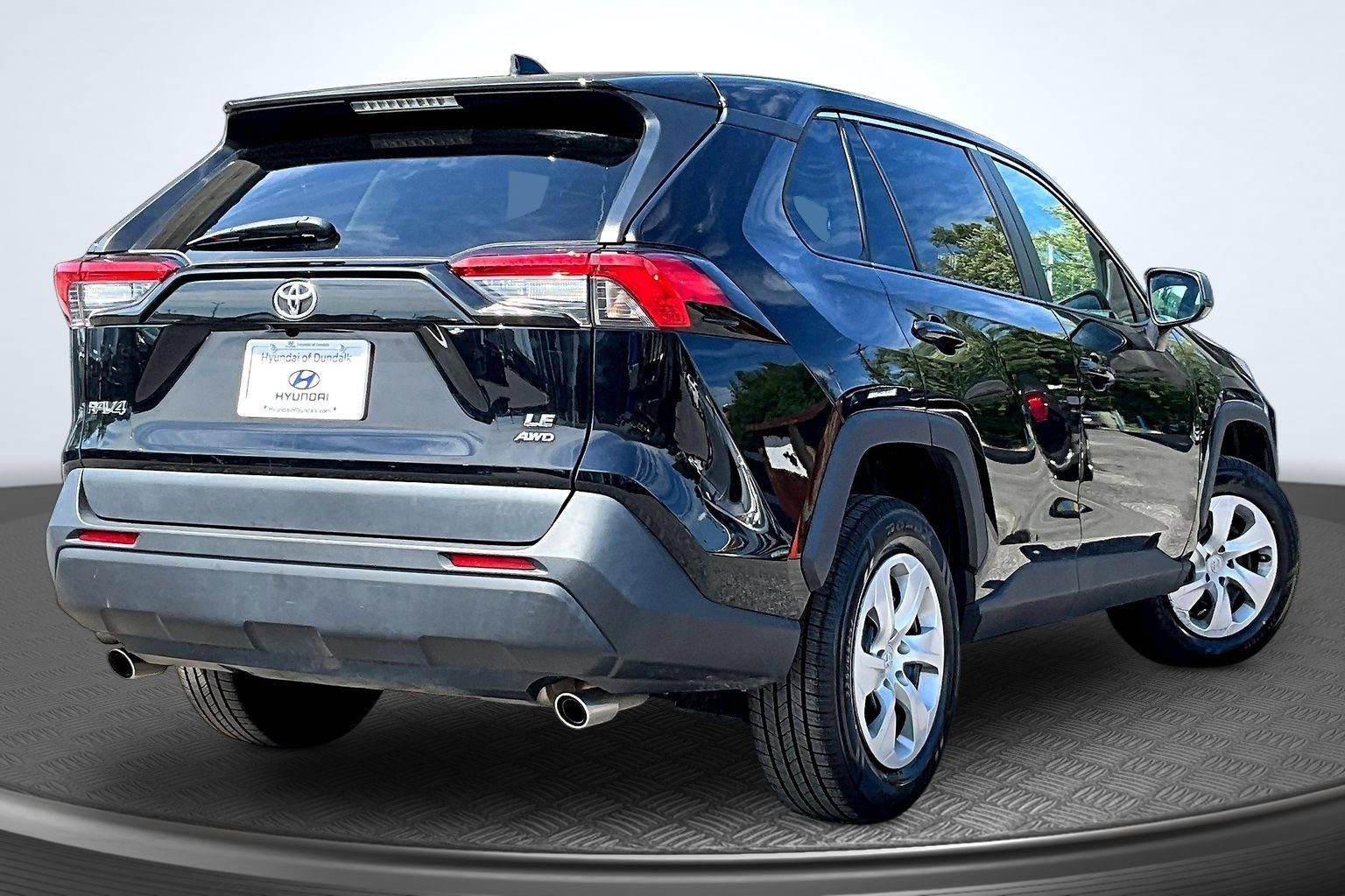 Used 2023 Toyota RAV4 LE AWD/4WD image 6