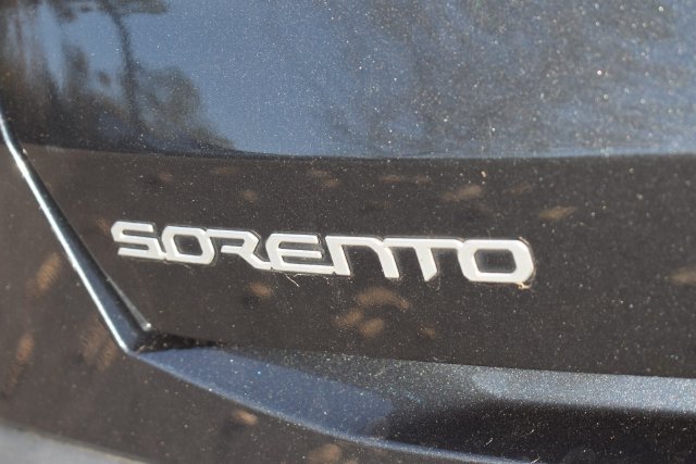 Certified 2025 Kia Sorento EX FWD image 12