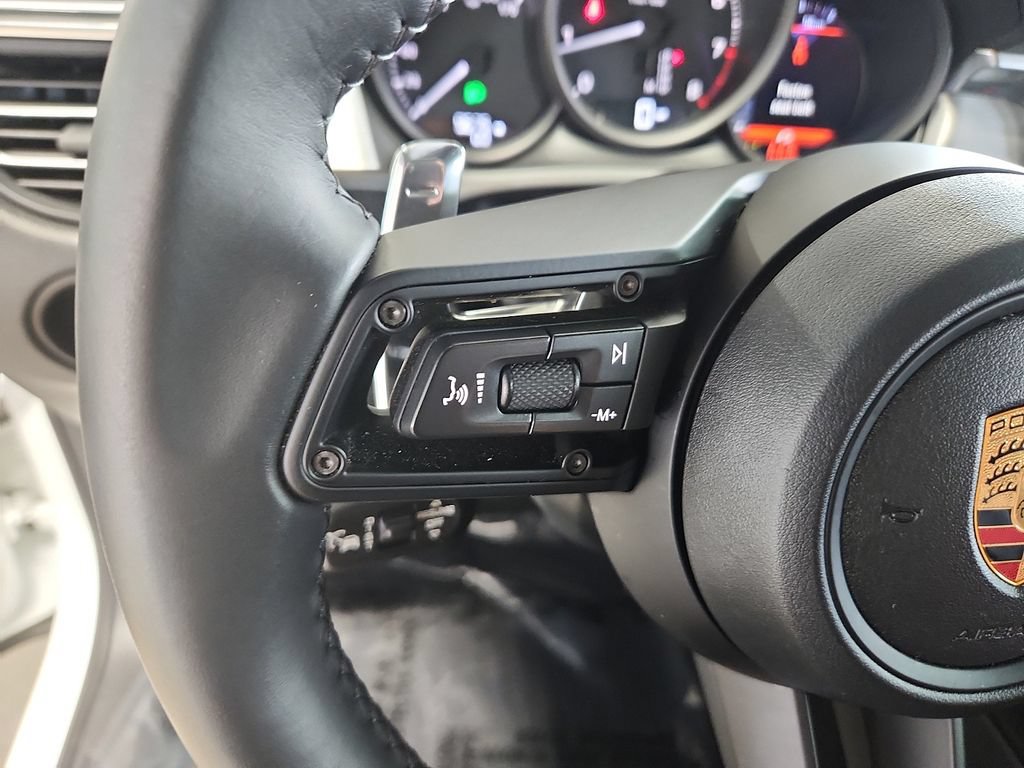 Certified 2026 Porsche Macan AWD/4WD image 21