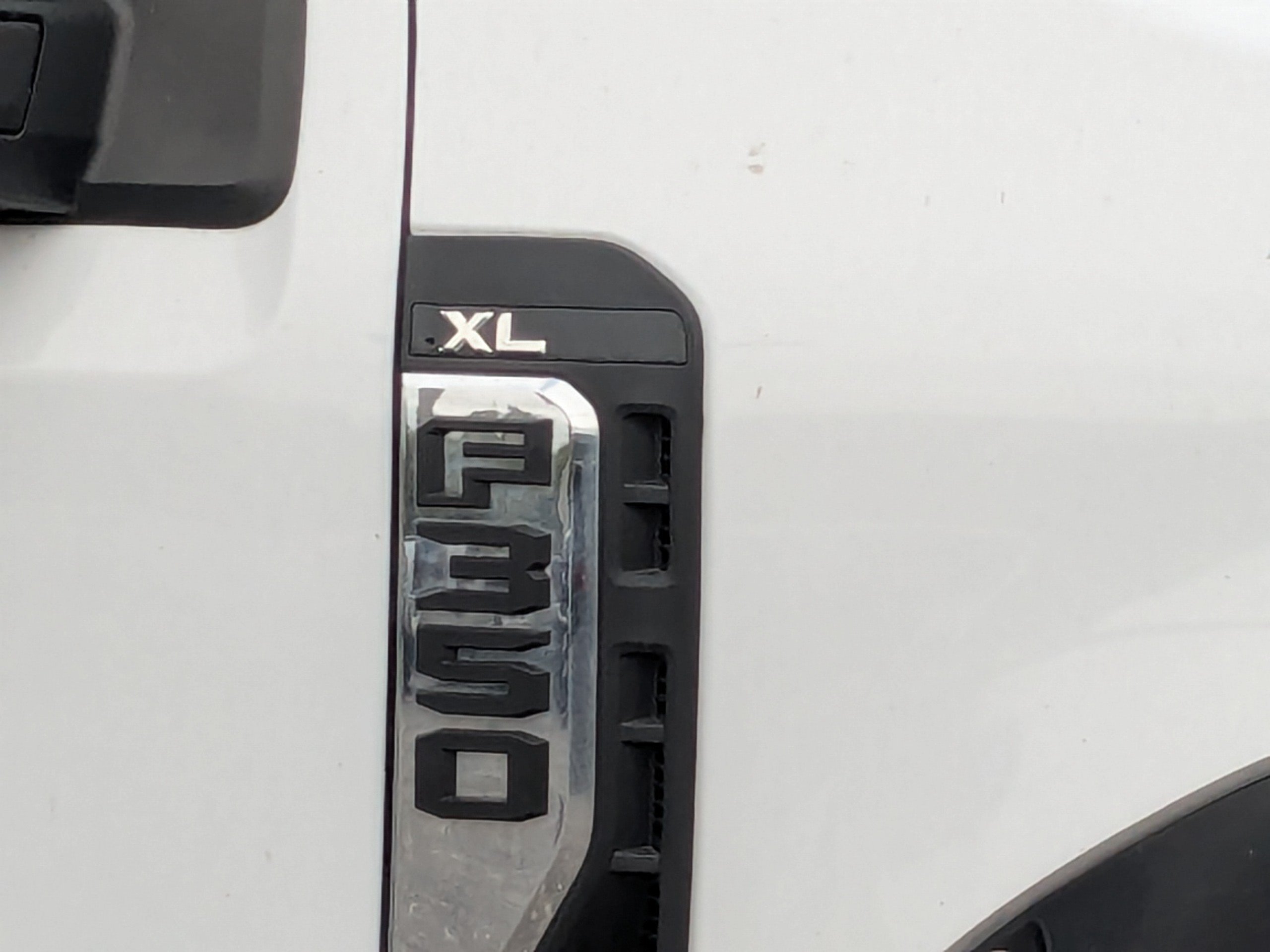 Used 2023 Ford F350 XL w/ FX4 Off-Road Package AWD/4WD image 12