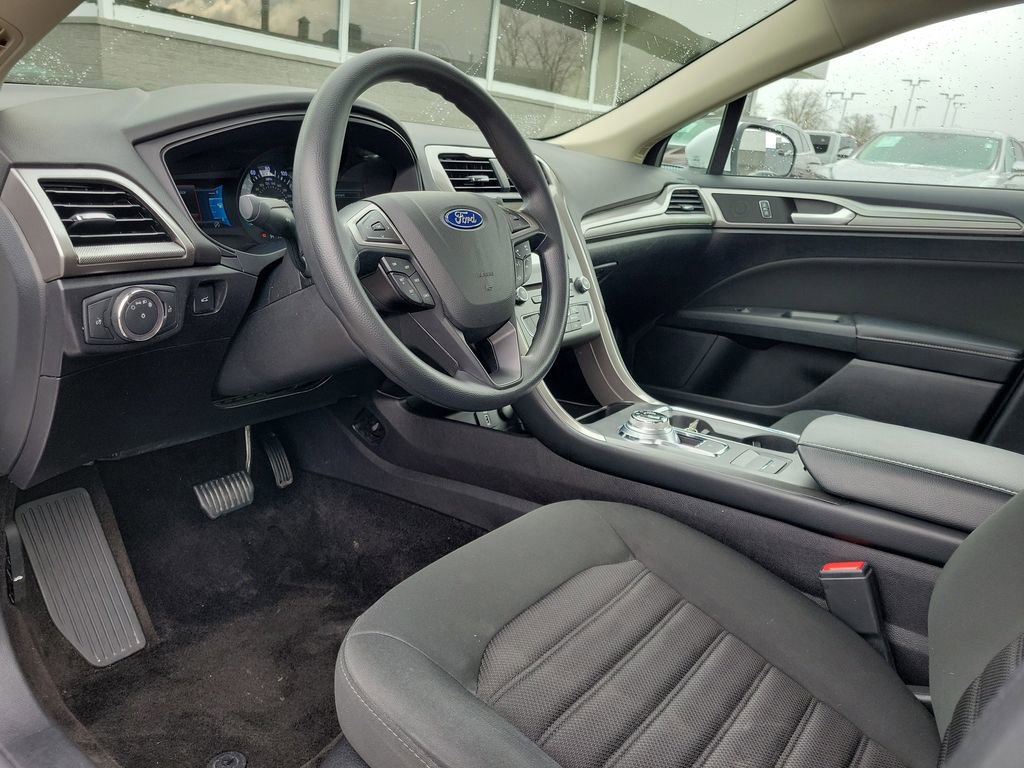 Certified 2018 Ford Fusion SE w/ Fusion SE Technology Package image 21