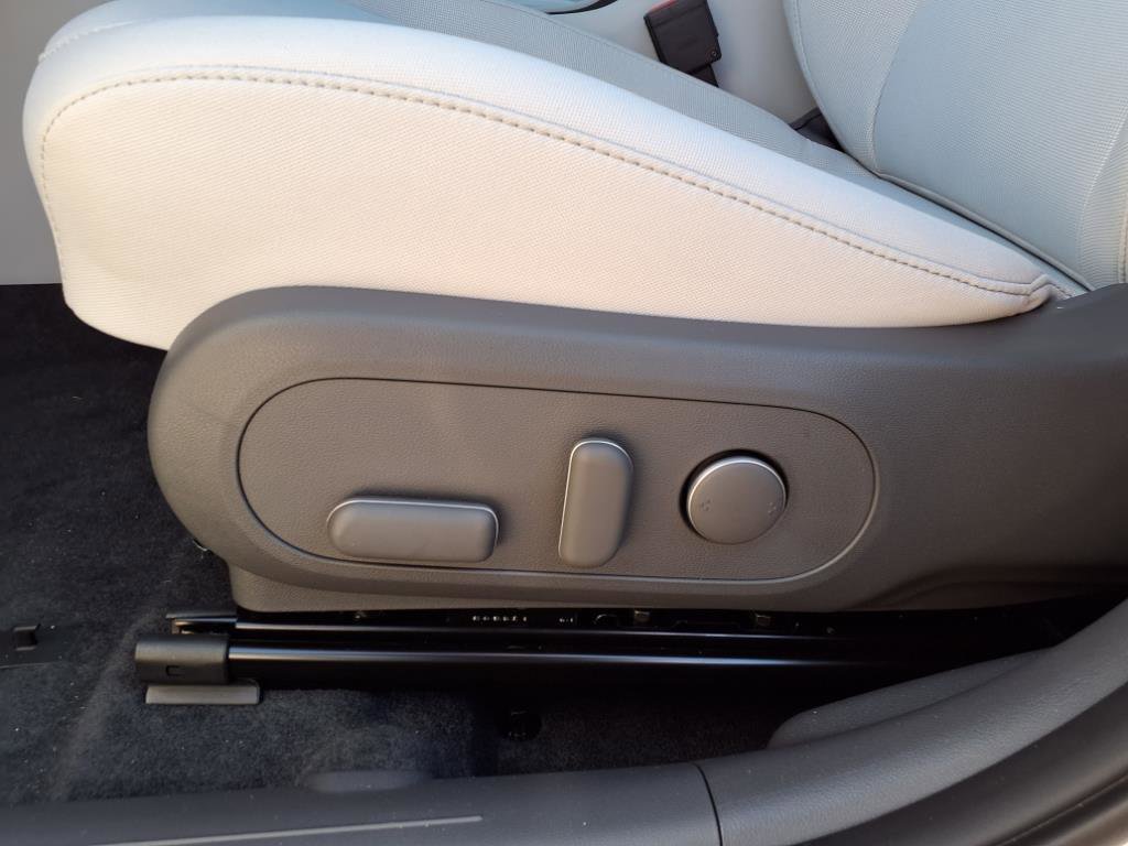 Used 2025 Hyundai Kona SEL image 14