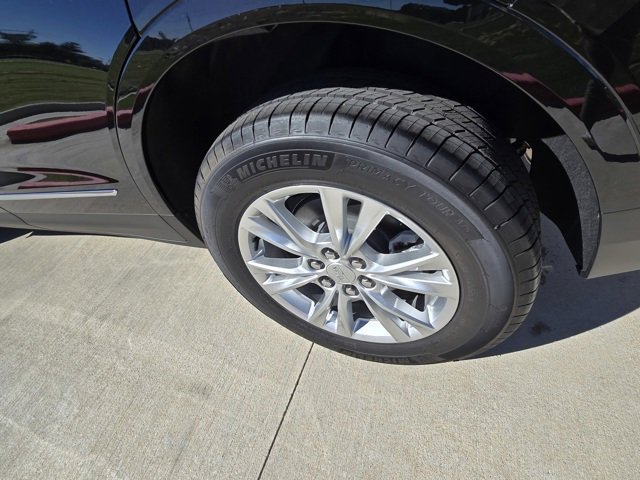 New 2025 Cadillac XT5 Luxury image 11