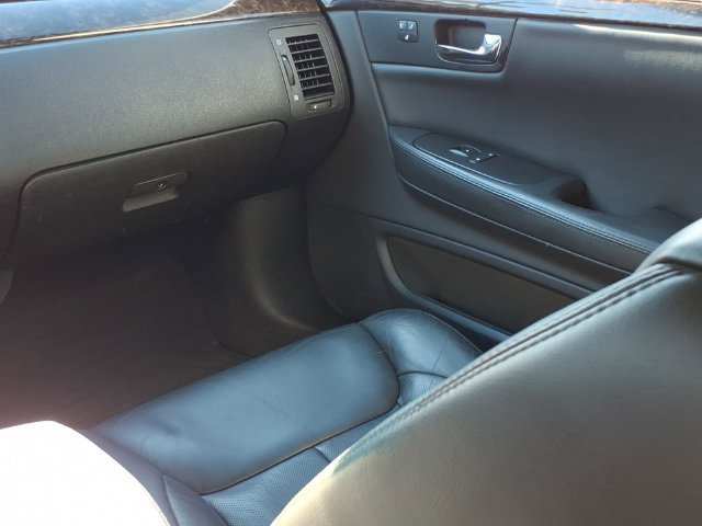 Used 2010 Cadillac DTS FWD image 11
