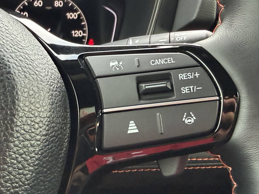 Used 2025 Honda Pilot TrailSport image 28