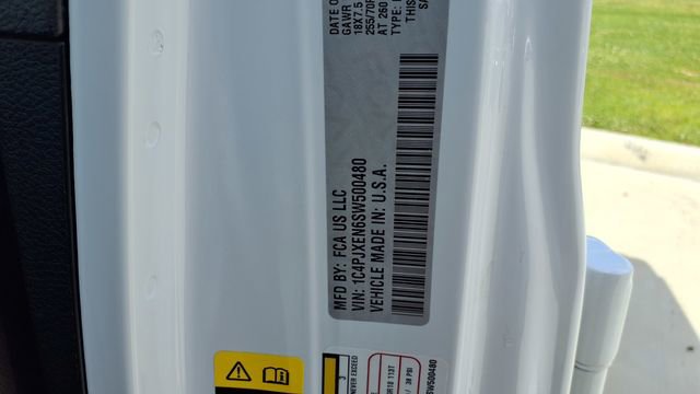 Used 2025 Jeep Wrangler Sahara image 29