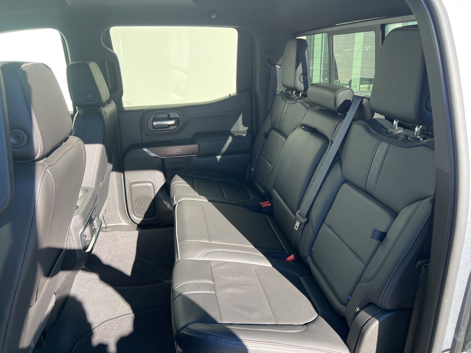Used 2019 Chevrolet Silverado 1500 High Country w/ Technology Package image 8