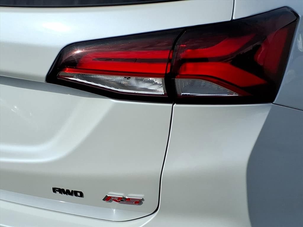 Certified 2023 Chevrolet Equinox RS w/ RS Leather Package image 8