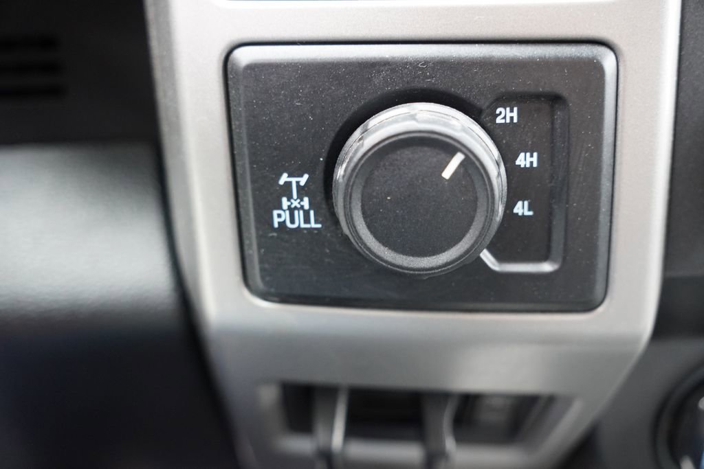 Used 2021 Ford F350 Lariat w/ Chrome Package image 32