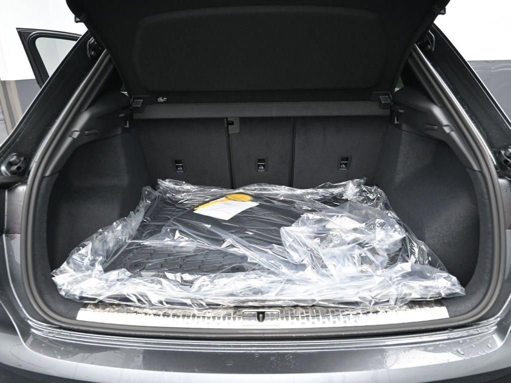 New 2025 Audi Q3 2.0T Premium Plus image 11