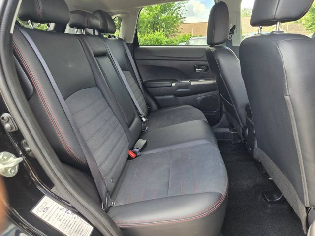 Used 2025 Mitsubishi Outlander Sport SE AWD/4WD image 26